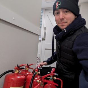 fire extinguishers british fire and security fire extinguisher engineer 2